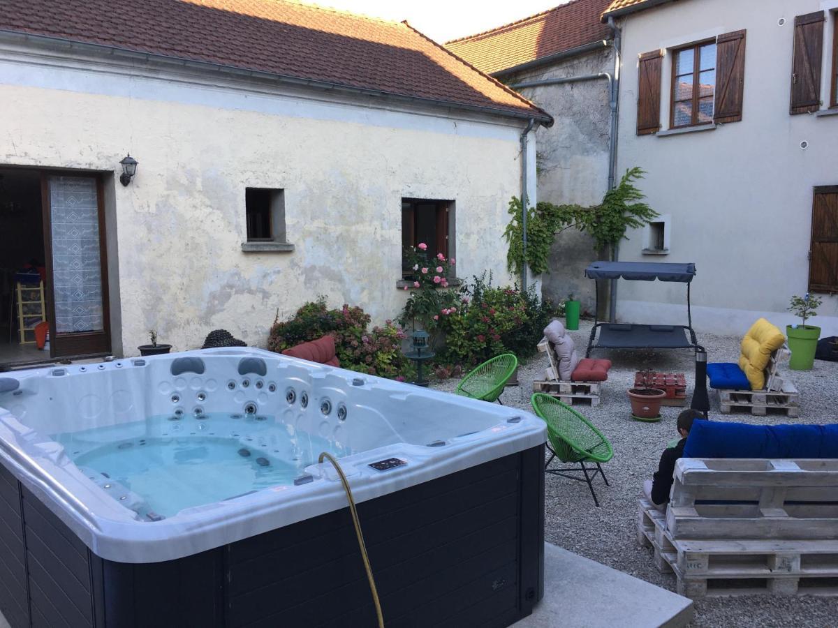 L Auberge Du Lion D Or Nanteuil-sur-Marne Exterior photo