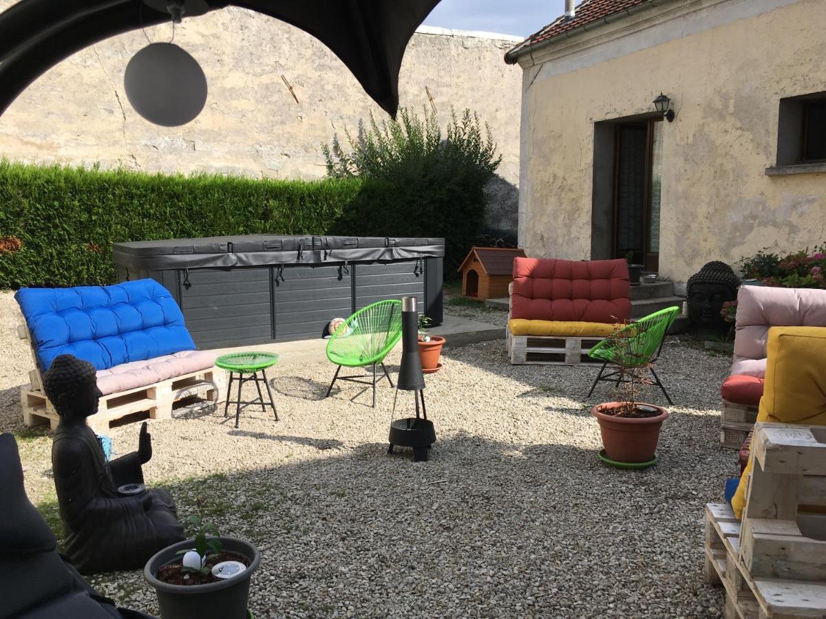 L Auberge Du Lion D Or Nanteuil-sur-Marne Exterior photo